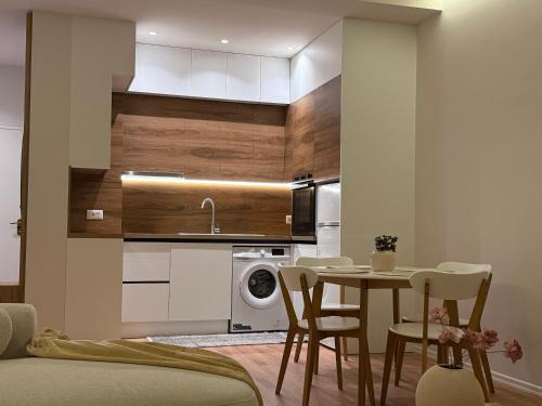 Refined city stay, Tirana (fotografie 3)
