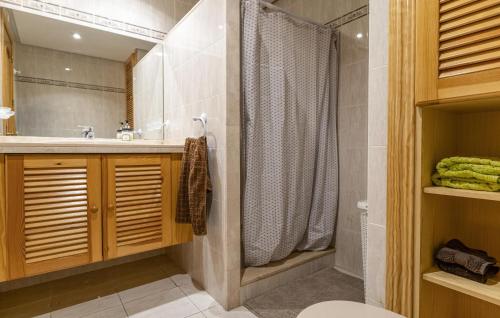 Lovely Apartment In Benalmádena With Wifi - image 3