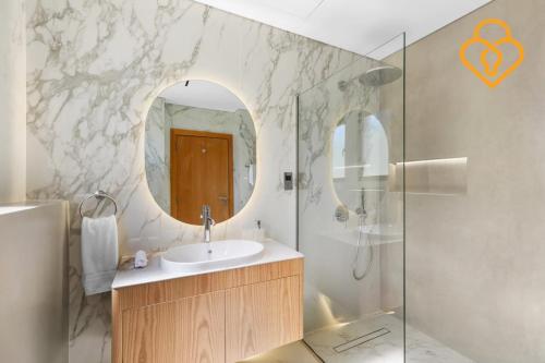 Keysplease Upgraded 4 BR Beach Villa W Private Beach Palm - image 11