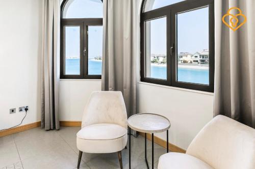 Keysplease Upgraded 4 BR Beach Villa W Private Beach Palm - image 6