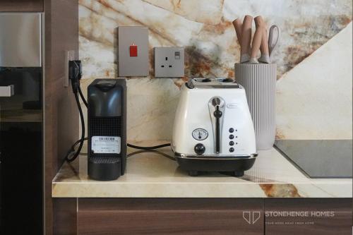 Cozy 1BR with Dubai Marina View Near JBR Beach - image 10