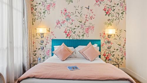 Superior Double Room with City View image 9