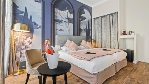Triple Room with City View image 5