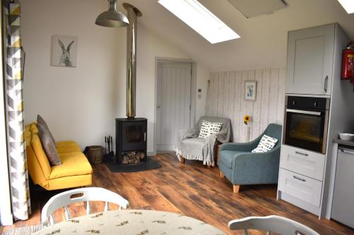 Bream Barn - sea view, woodburner, easy walk to the beach, parking, full kitchen, Falmouth (foto 4)