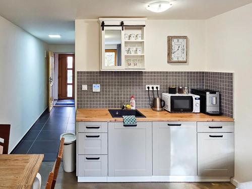 Kitchen, Apartmany Klatovska near Penzion & Restaurant U Zlomene Lyze