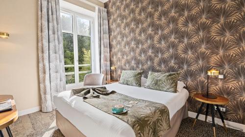 Standard Double Room with Garden View image 6