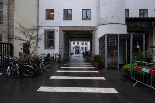 Spacious Nørrebro Stay for Groups & Families - image 4