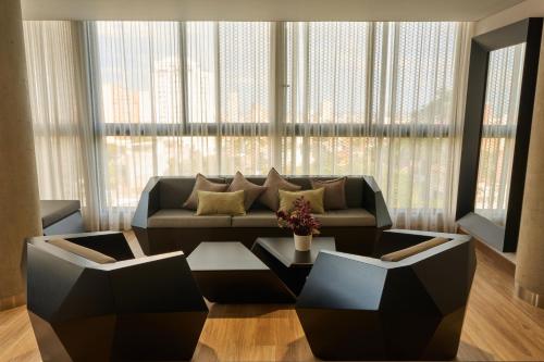 Hype States  in กาลี