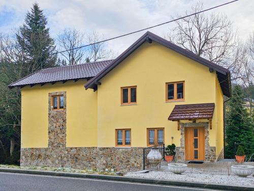 Exterior view, Apartmany Klatovska near Penzion & Restaurant U Zlomene Lyze