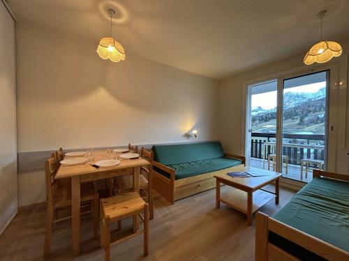 . Appartement lumineux 2 pièces, parking gratuit, proche des pistes et commerces - 5 pers, SuperDévoluy - FR-1-525-211