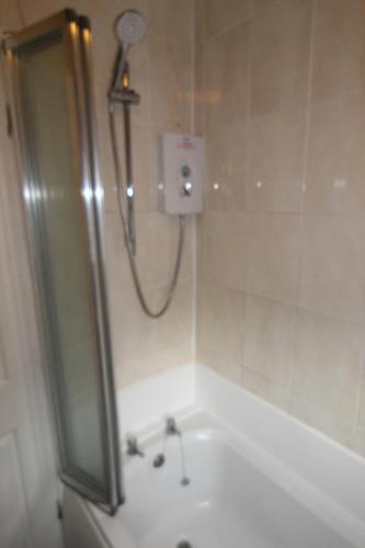 Zuhanyzó, Wellington House in Heanor központ