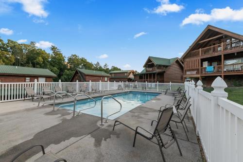 Blackberry Splash Pool Cabin in Pigeon Forge, USA