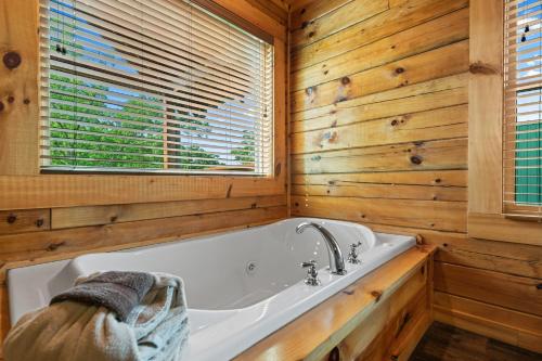 Blackberry Splash Pool Cabin in Pigeon Forge, USA