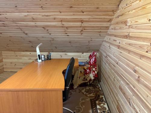 Шикарный дом возле леса (Шикарныи дом возле леса) in 鮑里斯皮爾