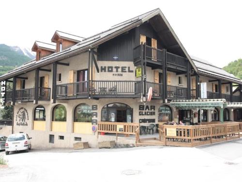 Hôtel les Vallois Hotel de charme Boujurian