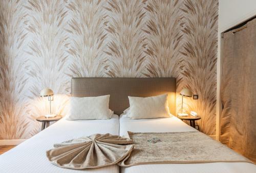 Twin Room with City View room in Hotel Villa Victoria