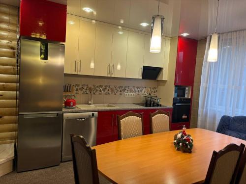 Шикарный дом возле леса (Шикарныи дом возле леса) in 鮑里斯皮爾