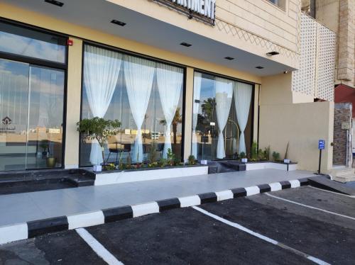 اجنحة نزيل in Tabouk