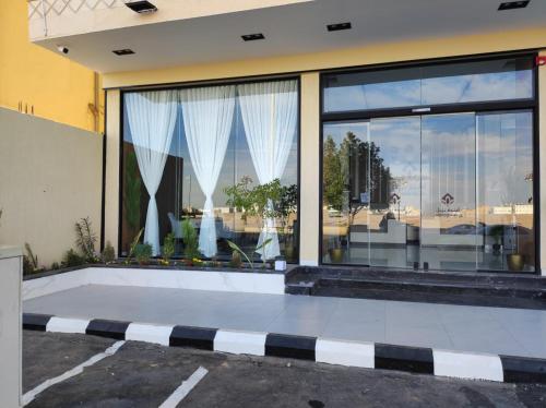 اجنحة نزيل in Tabouk