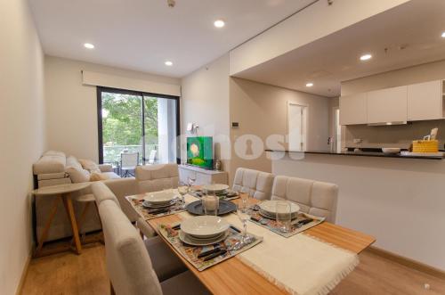 Luxe 2 Bedroom Apt In The Heart Of Villa Morra in 馬里亞諾羅克阿隆索