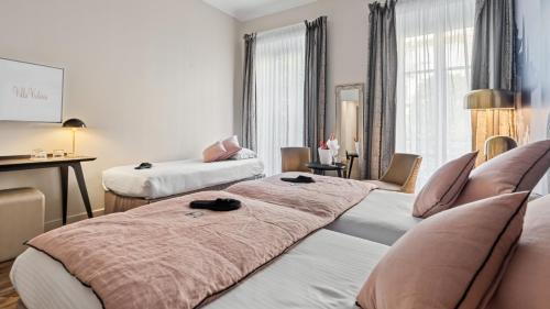 Triple Room with City View image 4