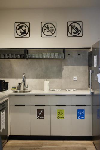 廚房, Hostel Dos Estaciones - Albergue Juvenil - FREE towels, coffee & tea, remote check-in in 阿利坎特