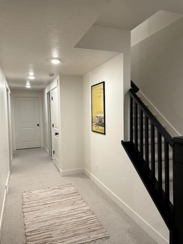 Midnight Manor-Modern-Spacious - main image