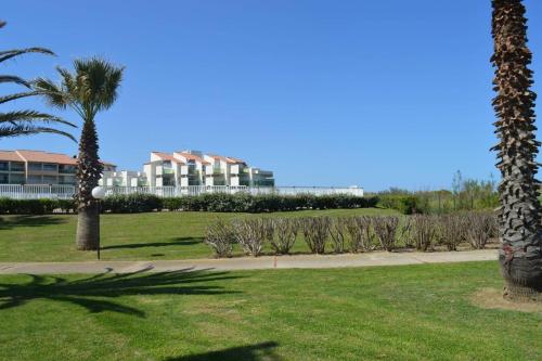 One-Bedroom Apartment - Sea Side image 6