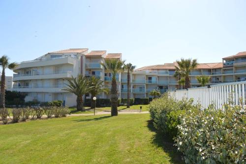 One-Bedroom Apartment - Sea Side image 3