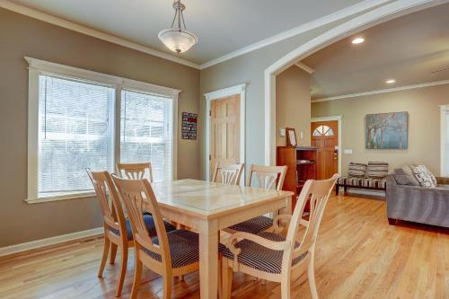 Westside Walkable-AC-3BR/2.5BA - image 13