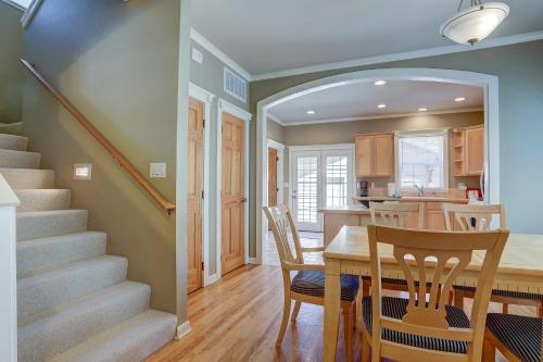Westside Walkable-AC-3BR/2.5BA - image 6
