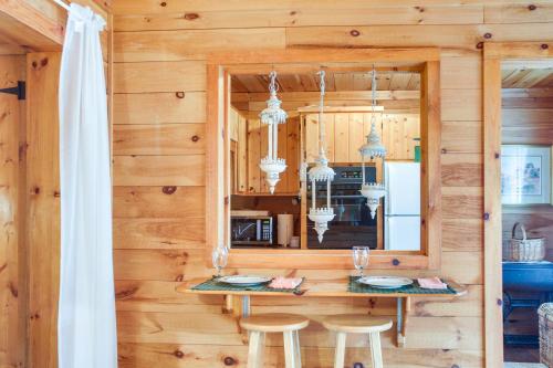 Lawndale Studio with Deck Near South Mtn State Park in Lawndale, USA