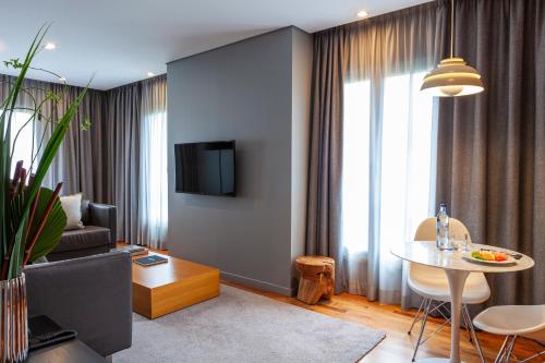 Altis Prime Hotel - image 10