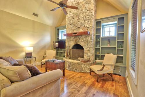 Fall Creek Vineyards Wine Country Inn – Dripping Springs, TX