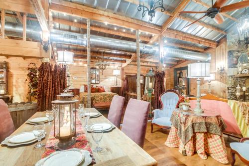 Spacious Lawndale Studio - Near Hiking Trails! in Lawndale, USA