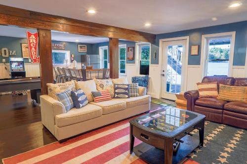 Lakefront Lookout- 14 S