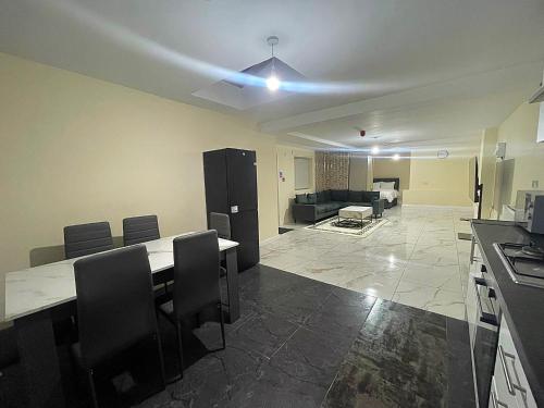 Modern Flat near StarCity, Bull Ring & M6, Birmingham (fotografie 8)