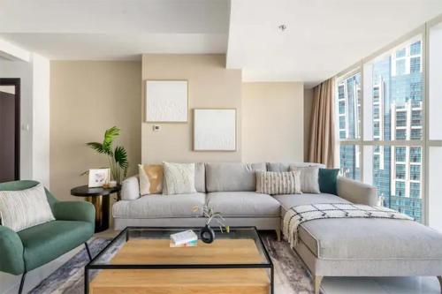 Elegant 1BR Apartment With Partial Sea View in Court Tower, Dubaj (zdjęcie 6)