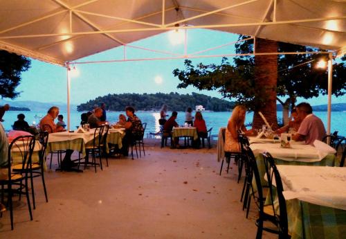 Avra Beach Hotel - image 13