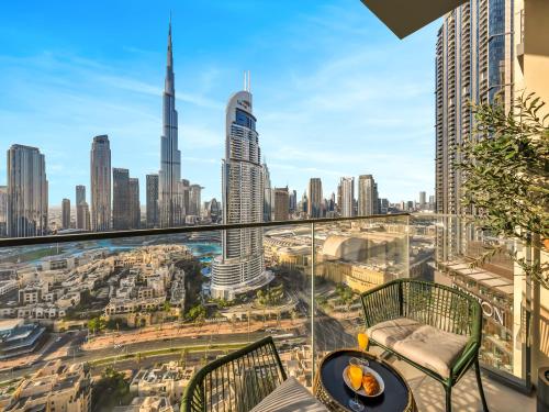 Luxury Burj Royale Burj Khalifa & Fountain view - image 14
