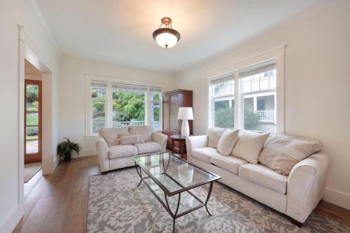 Lincoln-River/Mt View-4BR/3.5BA - image 2