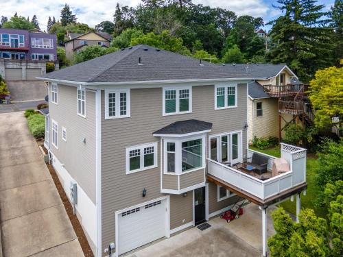 Lincoln-River/Mt View-4BR/3.5BA - image 8