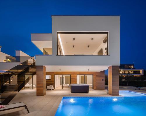 5 Sterne Luxusvilla mit Meerblick, finnischer Sauna, Privatpool, Whirlpool