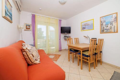 Charmantes Apartment mit Meerblick und nur 400 Meter zum Strand