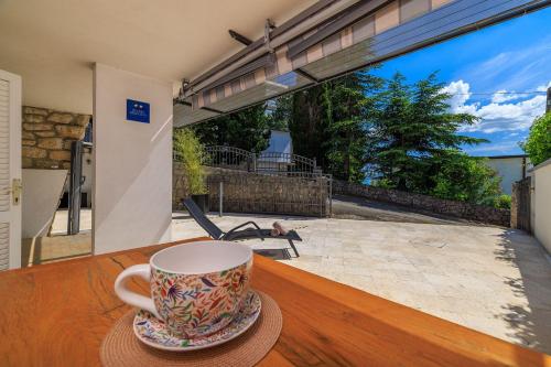 Helles Studio-Apartment nur 350 Meter zum Strand mit Grill, Privatparkplatz, Liege