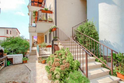 Hundefreundliches Apartment nur 600 Meter zum Strand mit Grillbereich, privater Terrasse, Waschmasch