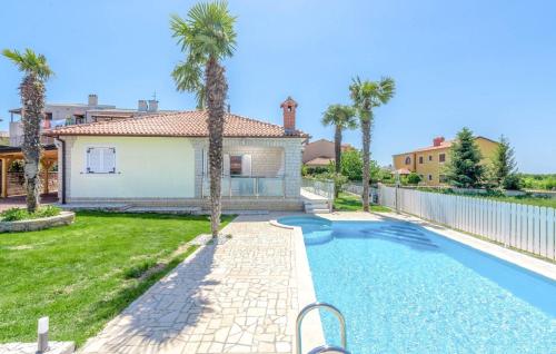 Sonniges Ferienhaus mit Meerblick, Privatpool, Grill - hundefreundlich