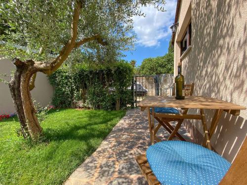 Malerisches Studio-Apartment mit 2 Bikes, Terrasse - nur 250 Meter zum Strand