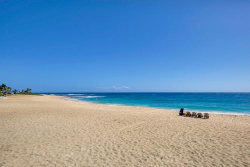 Cozy Honolulu Retreat w/ Pool Access, Near Beaches in Hawaii Kai