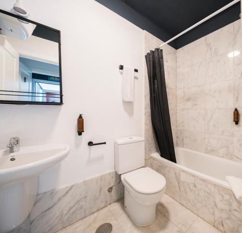 Oasis Backpackers' Hostel Sevilla & Coworking - main image